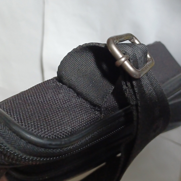 SwissGear black Laptop Case adjustable strap and luggage strap 17"x12.5"x3" - Picture 5 of 17